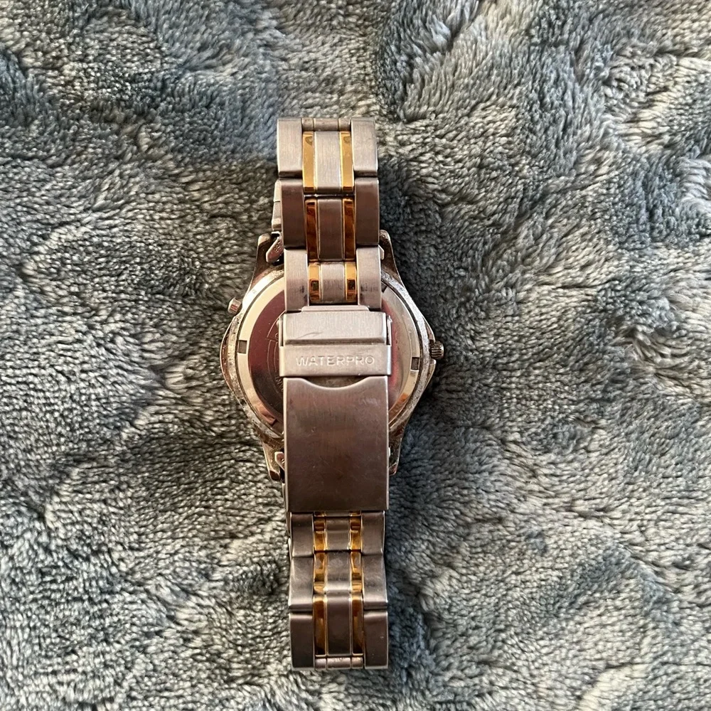 Vintage guess Two-Tone Watch with Green‎ Dial